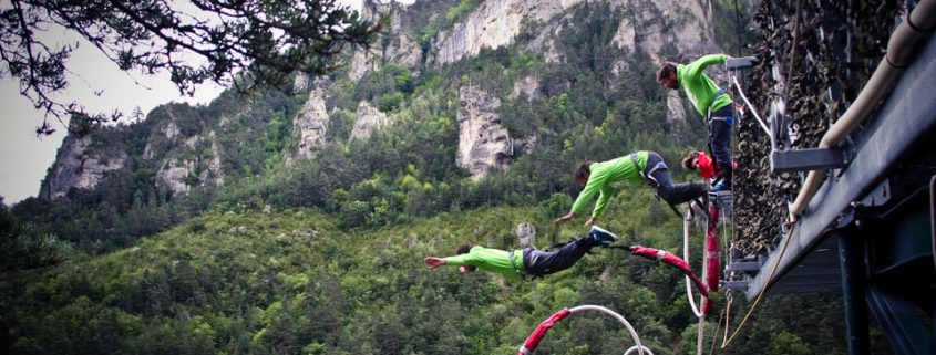 saut elastique falaise tarn sports extremes